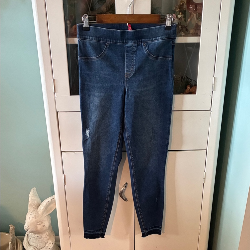 Spanx sz S pull on Jeans euc distressed